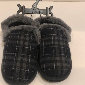 Kids slippers Gray plaid slippers size 11–12